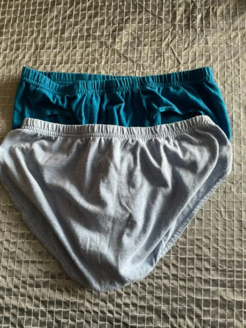Hanes set of 2 briefs size M